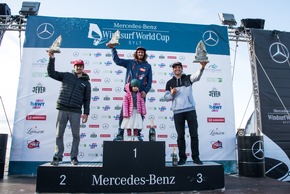 Philip Köster wieder an der Spitze - 2 neue Weltmeister - Wetter extrem und 200.000 Besucher beim Mercedes-Benz Windsurf World Cup Sylt 2019