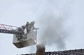 Feuerwehr der Stadt Arnsberg: FW-AR: Schornsteinbrand in Arnsberg: Feuerwehr verhindert Schlimmeres