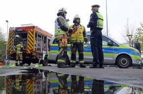 Polizei Mettmann: POL-ME: Brand in Hausflur von Hochhaus: Polizei ermittelt - 2503030