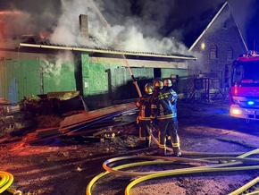 FW-WRN: Scheunenbrand in Werne-Schmintrup