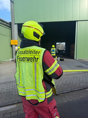 Feuerwehr Weeze: Großbrand bei Kartoffelgroßhändler