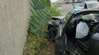 Polizei Münster: POL-MS: Betrunken die Kontrolle über Auto verloren und in Zaun gekracht