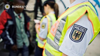 Bundespolizeidirektion München: Bundespolizeidirektion München: Mit Metallstange gedroht - 31-Jähriger greift Bahnsicherheitsmitarbeiter und Bundespolizisten tätlich an