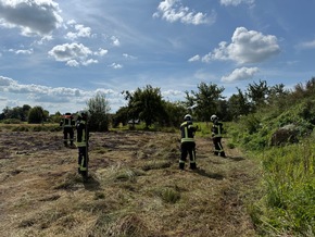 FW-AUR: Großflächigen Heubrand rasch im Griff