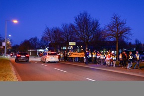 POL-WES: Wesel- Gl&uuml;hw&uuml;rmchenaktion der Verkehrssicherheitsberatung f&uuml;r mehr Sichtbarkeit und Sicherheit