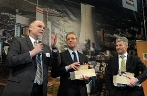 Trianel GmbH: Chancen der Energiewende für Deutschland und Nordrhein-Westfalen /  Bundesumweltminister Dr. Norbert Röttgen zu Gast im Trianel Kohlekraftwerk Lünen (mit Bild)
