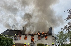 Polizei Mettmann: POL-ME: Wohnhausbrand - die Polizei ermittelt - Velbert - 2305001