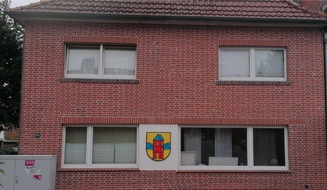 Polizeiinspektion Emsland/Grafschaft Bentheim: POL-EL: Aschendorf - Aschendorfer Wappen entwendet - Zeugen gesucht