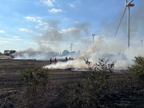 FW Flotwedel: Landkreisübergreifender Einsatz bei Flächenbrand zwischen Bröckel und Uetze