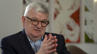 ZDF: "So kann es nicht weitergehen - Europa muss sich neu erfinden": Joschka Fischer in "ZDF zoom" über Brexit und die EU (FOTO)