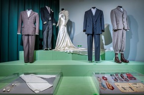 Neue Ausstellung im Textilmuseum St.Gallen eröffnet / Mode sammeln. Von T-Shirts bis Haute Couture / 24.10.25 - 25.05.26