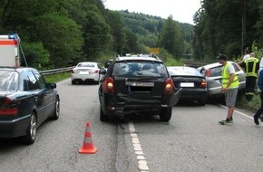 Polizeidirektion Pirmasens: POL-PDPS: B 270 vor der Geiselberger Kreuzung, VU mit leichtverletzten Personen und hohem Sachschaden