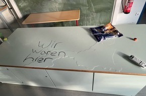 Kreispolizeibehörde Rhein-Kreis Neuss: POL-NE: Ermittler suchen Zeugen nach Sachbeschädigungen in der Diedrich-Uhlhorn-Realschule