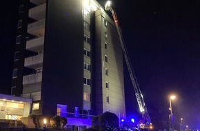 Feuerwehr Hattingen: FW-EN: Küchenbrand in der 9. Etage - Aufmerksamer Nachbar hört Rauchmelder