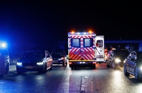 Feuerwehr Iserlohn: FW-MK: Glatteis f&uuml;hrt zu mehreren Verkehrsunf&auml;llen auf der Autobahn
