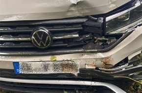 Polizei Rheinisch-Bergischer Kreis: POL-RBK: Rösrath - Achtung Wildwechsel - Unfall mit zwei Leichtverletzten nach Ausweichmanöver