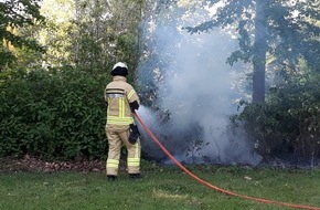 Feuerwehr Dorsten: FW-Dorsten: Böschungs- und Flächenbrand bei warmen Temperaturen