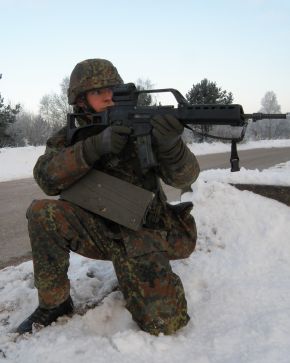 Deutsche Marine - Pressemeldung (Reportage): Bayerische Marinesoldaten kämpfen auf Bootsmannslehrgang gegen Schnee, Kälte und Übungsgegner - Sie sollen Vorgesetzte werden und umsichtig handeln