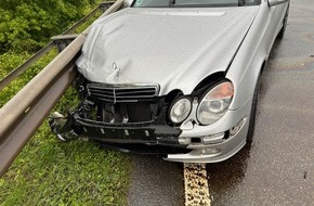 Polizeidirektion Landau: POL-PDLD: Verkehrsunfall/ Alleinunfall wg. Aquaplaning auf der A65