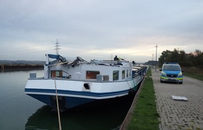 Polizei Duisburg: POL-DU: Duisburg/Datteln: Schiff rammt Hängegerüst