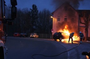 Feuerwehr Iserlohn: FW-MK: PKW Brand