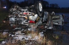 Polizei Minden-Lübbecke: POL-MI: Auto überschlägt sich und geht in Flammen auf