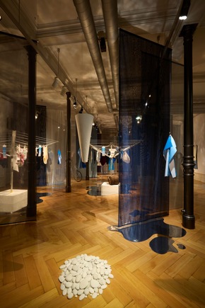 "Circle of Water. Textilien im Fluss" Ausstellungseröffnung am 8.11.2024