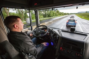 Sieht, denkt und handelt: Der ZF Innovation Truck 2016 mit intelligenten Fahrerassistenzsystemen