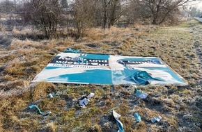Landespolizeiinspektion Nordhausen: LPI-NDH: Mehrere Wahlplakate in Clingen beschädigt - Clingen