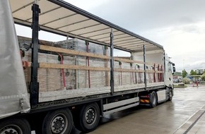 Hauptzollamt Singen: HZA-SI: Die Sonne scheint nicht auf unterfakturierte Photovoltaikmodule / 355 Photovoltaikmodule f&uuml;r 115 Schweizer Franken beim Zoll angemeldet