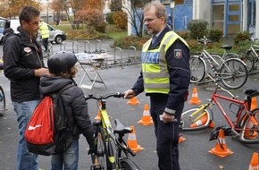 Polizei Bonn: POL-BN: Lichtaktion "Sehen und gesehen werden" - Fahrradkontrollen an Bonner Schulen zur dunklen Jahreszeit