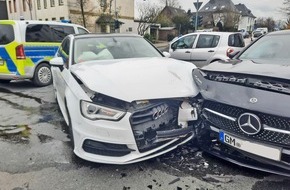 Polizei Mettmann: POL-ME: Schwerverletzt nach Vorfahrtsverletzung - Velbert - 2204042