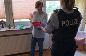 Kreispolizeibehörde Rhein-Kreis Neuss: POL-NE: Ehrlich währt am längsten - Gefundene Geldbörse an Polizei übergeben