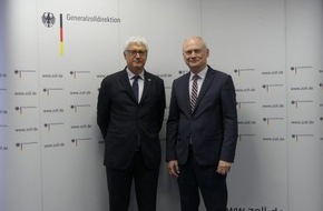 Generalzolldirektion: Close Cooperation: German Customs and the European Anti-Fraud Office

Giovanni Kessler, Head of OLAF meets Customs Director General Uwe Schröder in Bonn