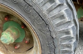 Polizeipräsidium Mittelhessen - Pressestelle Lahn - Dill: POL-LDK: Gelegenheit macht Diebe - in Autos gegriffen + Unfallflucht in der Konrad-Adenauer-Straße + Verkehrssünder unter die Lupe genommen