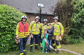 Feuerwehr Dorsten: FW-Dorsten: 8-Jähriger verhindert Schlimmeres