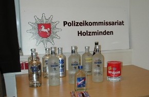 Polizeiinspektion Hameln-Pyrmont/Holzminden: POL-HOL: Unbelehrbare Ladendiebe: Wodka-Klau in großem Stil - 32jährige Zwillinge als Täter ermittelt / Wodka sichergestellt -
