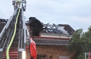 Kreispolizeibehörde Höxter: POL-HX: Hoher Sachschaden durch Wohnhausbrand