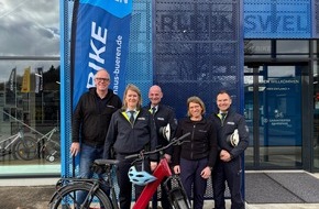 Polizei Paderborn: POL-PB: #LEBEN - Weitere Kooperation f&uuml;r mehr Sicherheit von Pedelec-Fahrenden im Stra&szlig;enverkehr: Polizei und Fahrradh&auml;ndler bieten Pedelectrainings f&uuml;r Personen ab 65 Jahren an