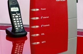 AVM GmbH: Neues FRITZ!Box Fon-Topmodell ab sofort erhältlich / Neue FRITZ!Box Fon WLAN 7050 VoIP, DSL und WLAN in einem Gerät / Erstmals Internettelefonie mit ISDN-Telefonen