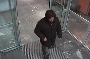 Polizeiinspektion Hildesheim: POL-HI: Wer kennt diesen Mann??
