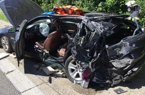 Feuerwehr und Rettungsdienst Bonn: FW-BN: Schwerer Verkehrsunfall auf der Autobahn 565 - mehrere Verletzte