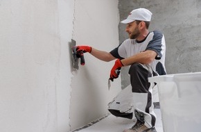 ISOTEC GmbH: Keller zu Wohnraum ausbauen: Feuchten Keller professionell sanieren und nutzen/Keller abdichten, dämmen und genehmigen: Worauf Sie beim Ausbau zum Wohnraum achten müssen