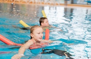 DLRG - Deutsche Lebens-Rettungs-Gesellschaft: Bundesweiter Schwimmabzeichentag am 21. Mai in Hallen- und Freibädern