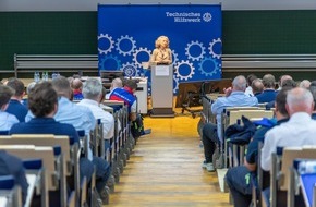 THW Landesverband Bayern: THW Bayern: &Uuml;ber 200 Einsatzkr&auml;fte beraten in M&uuml;nchen &uuml;ber Krisenvorsorge. THW Bayern bringt Hilfsorganisationen, Beh&ouml;rden und Experten zusammen.