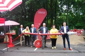 Vodafone GmbH: Gigabit-schnelles Internet für Roding:  Jetzt beginnt der Glasfaser-Ausbau