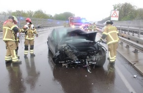 Polizeidirektion Kaiserslautern: POL-PDKL: Nach Unfall nur noch Elektroschrott