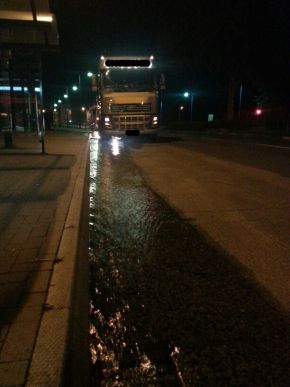 POL-GOE: (560/2013)  Wasser marsch!  - Hilfeleistung der besonderen Art, Polizei und Berufsfeuerwehr Göttingen retten dänische Forellen