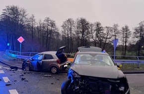 Kreispolizeibehörde Oberbergischer Kreis: POL-GM: Verkehrsunfall fordert eine Leichtverletzte