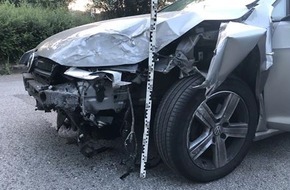 Polizei Mettmann: POL-ME: Autofahrer verursacht hohen Sachschaden - Polizei ermittelt - Velbert - 2306059